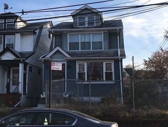 Single-family for Pre-foreclosure / auction Jamaica Hills, Queens