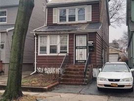 Home for Pre-foreclosure / auction Flushing, Queens