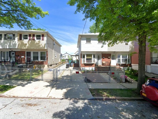 Single-family for Pre-foreclosure Rosebank, Staten Island