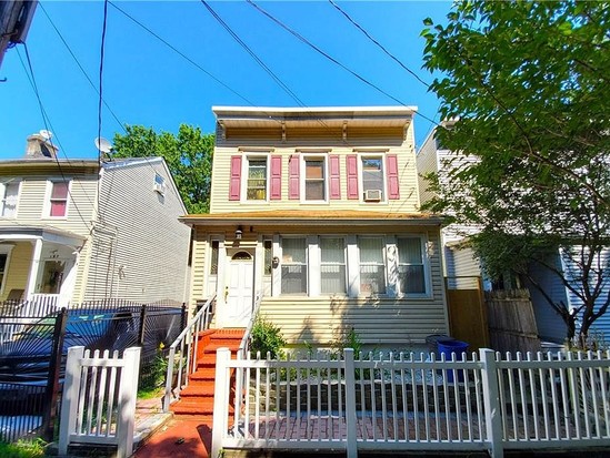 Single-family for Sale New Brighton, Staten Island