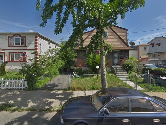 Single-family for Pre-foreclosure South Jamaica, Queens