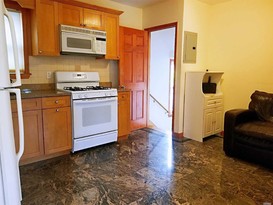 Home for Pre-foreclosure / auction Whitestone, Queens