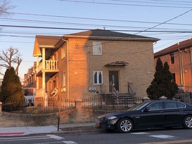 Home for Pre-foreclosure / auction Whitestone, Queens