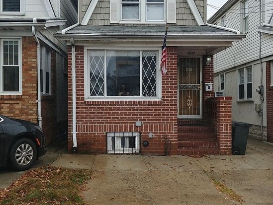 Single-family for Sale Marine Park, Brooklyn