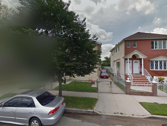 Single-family for Pre-foreclosure / auction Jamaica, Queens