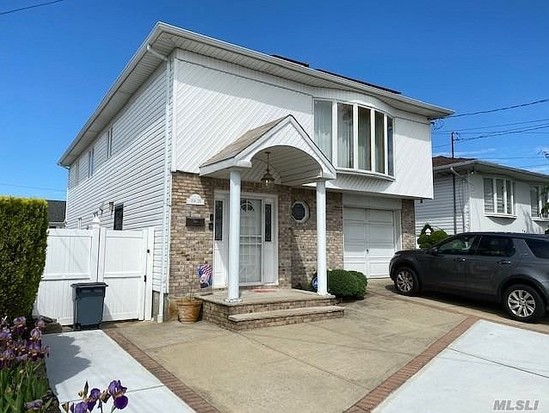 Single-family for Sale Howard Beach, Queens