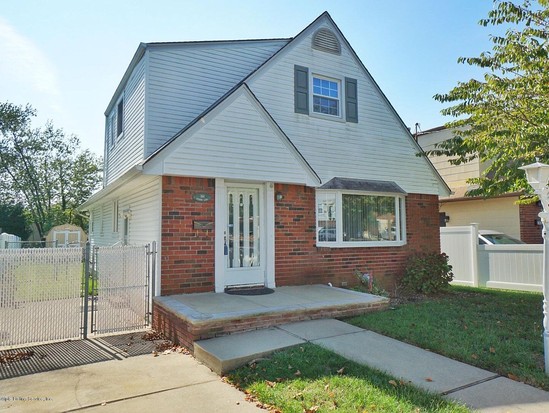 Single-family for Sale Richmond Town, Staten Island