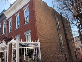 Home for Pre-foreclosure / auction Van Nest, Bronx