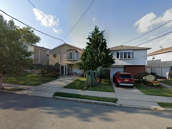 Single-family for Pre-foreclosure Eltingville, Staten Island