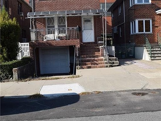 Single-family for Sale Morris Park, Bronx