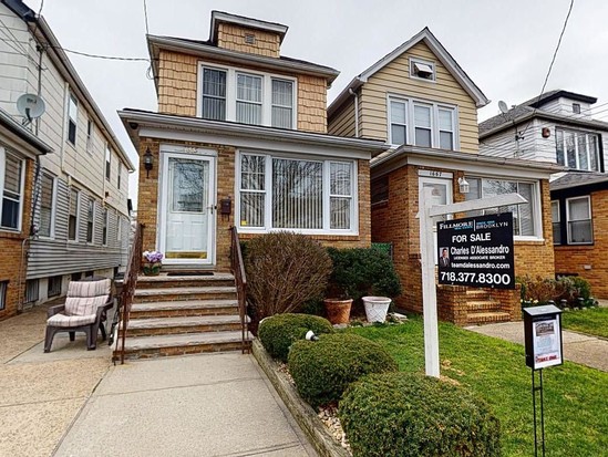 Single-family for Sale Marine Park, Brooklyn