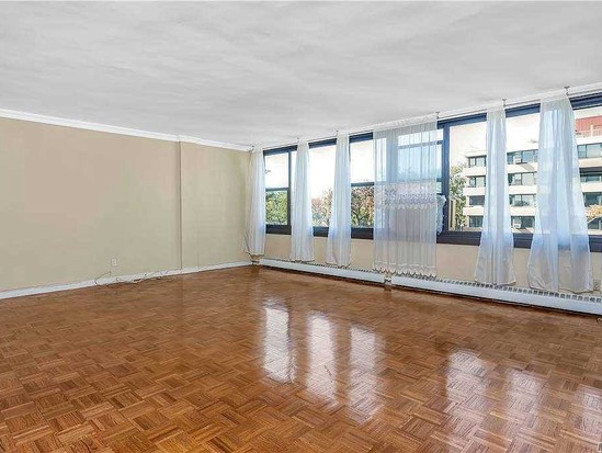 Condo for Sale Whitestone, Queens