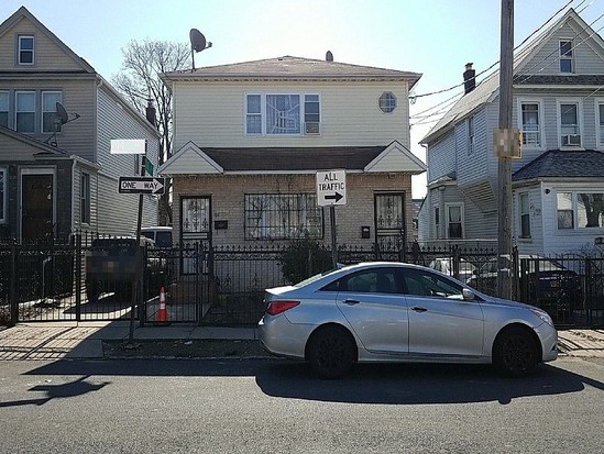 Single-family for Pre-foreclosure / auction St Albans, Queens