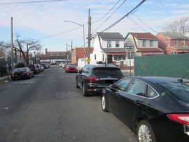 Home for Pre-foreclosure / auction St Albans, Queens