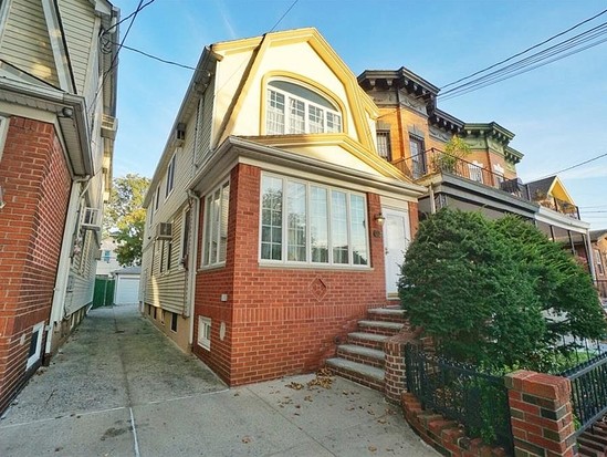 Single-family for Sale Flatlands, Brooklyn