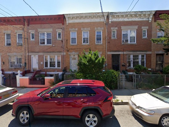 Single-family for Pre-foreclosure / auction Jamaica, Queens