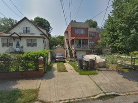 Home for Pre-foreclosure / auction Springfield Gardens, Queens