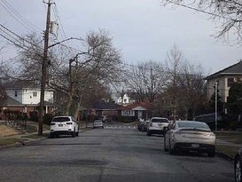 Home for Auction Oakwood, Staten Island