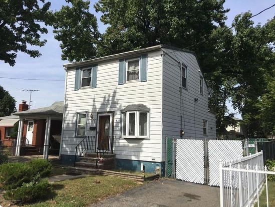 Single-family for Pre-foreclosure / auction Mariners Harbor, Staten Island