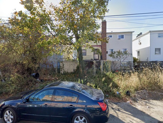 Single-family for Pre-foreclosure / auction Far Rockaway, Queens