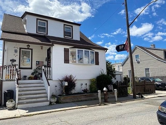 Single-family for Sale Gerritsen Beach, Brooklyn