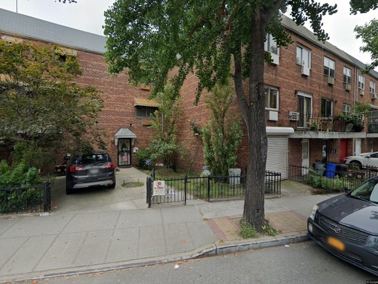 Multi-family for Pre-foreclosure / auction Greenpoint, Brooklyn