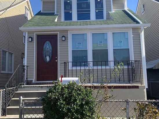 Single-family for Sale South Jamaica, Queens