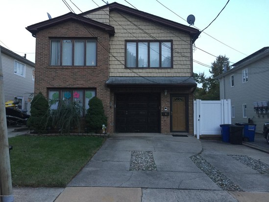 Single-family for Pre-foreclosure / auction Annadale, Staten Island