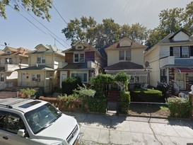 Home for Pre-foreclosure / auction St Albans, Queens