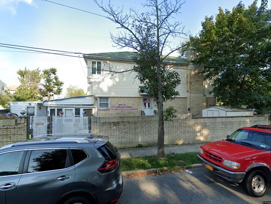 Multi-family for Pre-foreclosure Eltingville, Staten Island