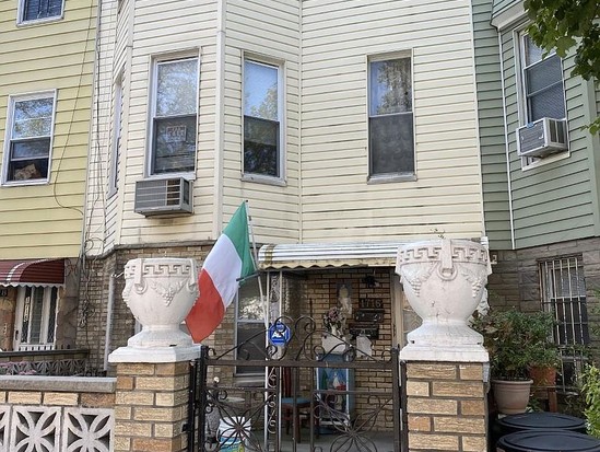 Multi-family for Sale Bensonhurst, Brooklyn