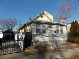 Home for Pre-foreclosure / auction Springfield Gardens, Queens