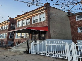 Home for Pre-foreclosure / auction Wakefield, Bronx