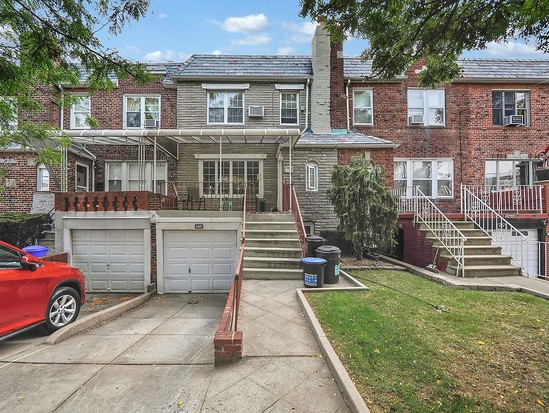 Single-family for Sale Marine Park, Brooklyn