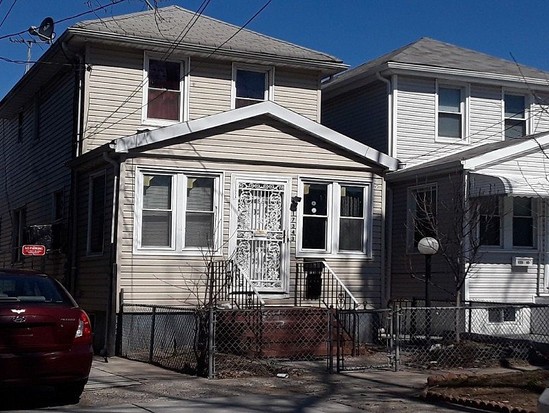 Single-family for Pre-foreclosure / auction St Albans, Queens