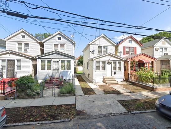 Single-family for Pre-foreclosure / auction St Albans, Queens