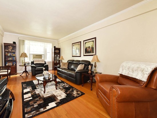 Condo for Sale Jamaica Estates, Queens