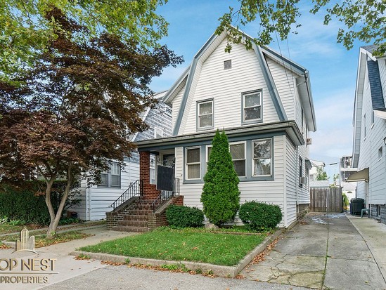 Single-family for Sale Marine Park, Brooklyn