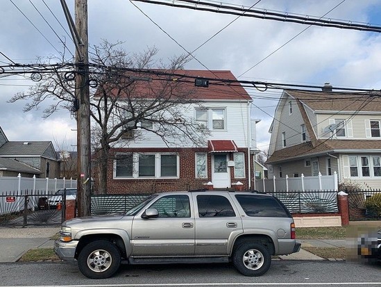 Single-family for Pre-foreclosure / auction Baychester, Bronx