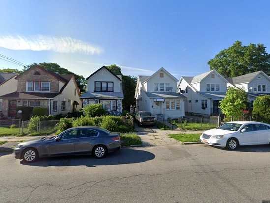 Single-family for Pre-foreclosure / auction St Albans, Queens