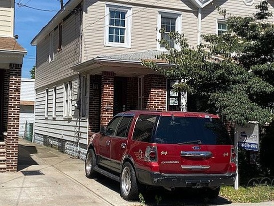 Single-family for Sale Marine Park, Brooklyn