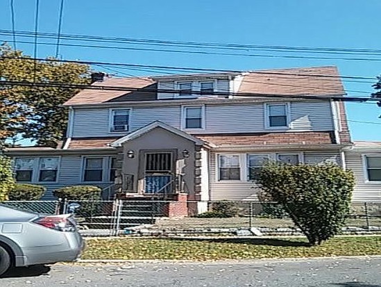 Single-family for Pre-foreclosure / auction Springfield Gardens, Queens