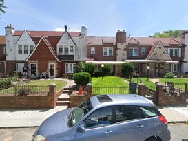 Home for Pre-foreclosure St Albans, Queens