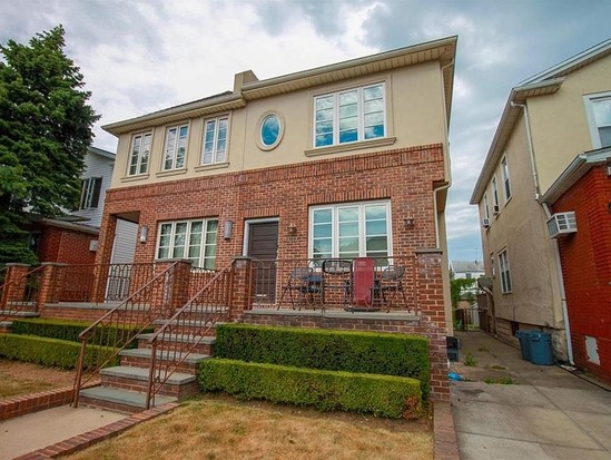 Single-family for Sale Gravesend, Brooklyn