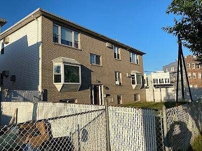 Single-family for Sale Soundview, Bronx