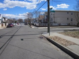 Home for Pre-foreclosure / auction Springfield Gardens, Queens