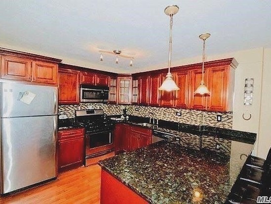 Condo for Sale Bayside, Queens