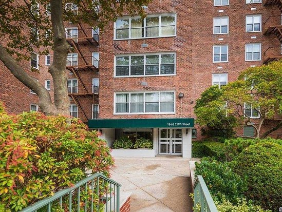 Condo for Sale Bayside, Queens