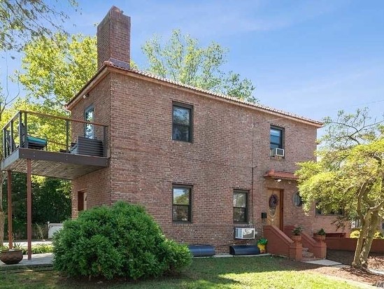 Single-family for Sale Jamaica Estates, Queens