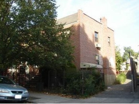 Single-family for Pre-foreclosure / auction Midwood, Brooklyn